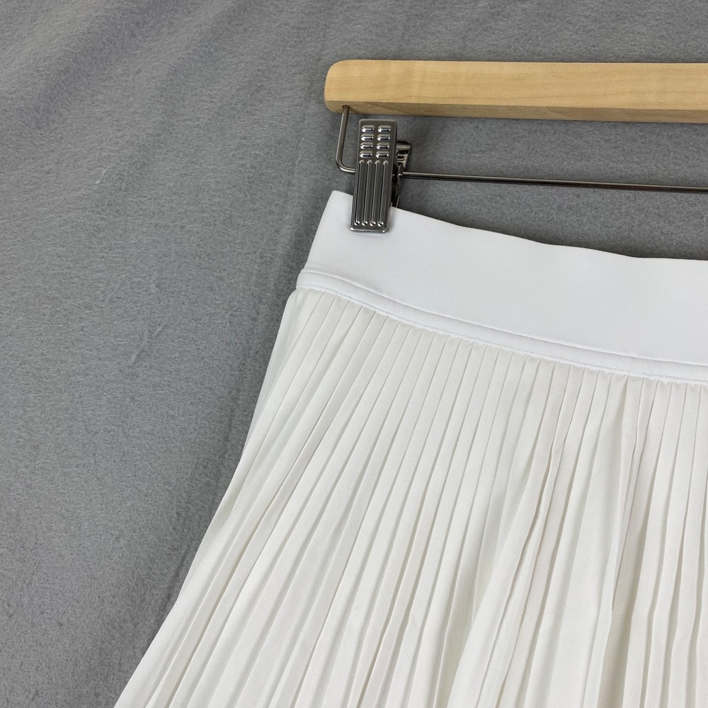 Lululemon Varsity High Rise Pleated Tennis Skirt white Size 4 liner - Picture 8 of 15